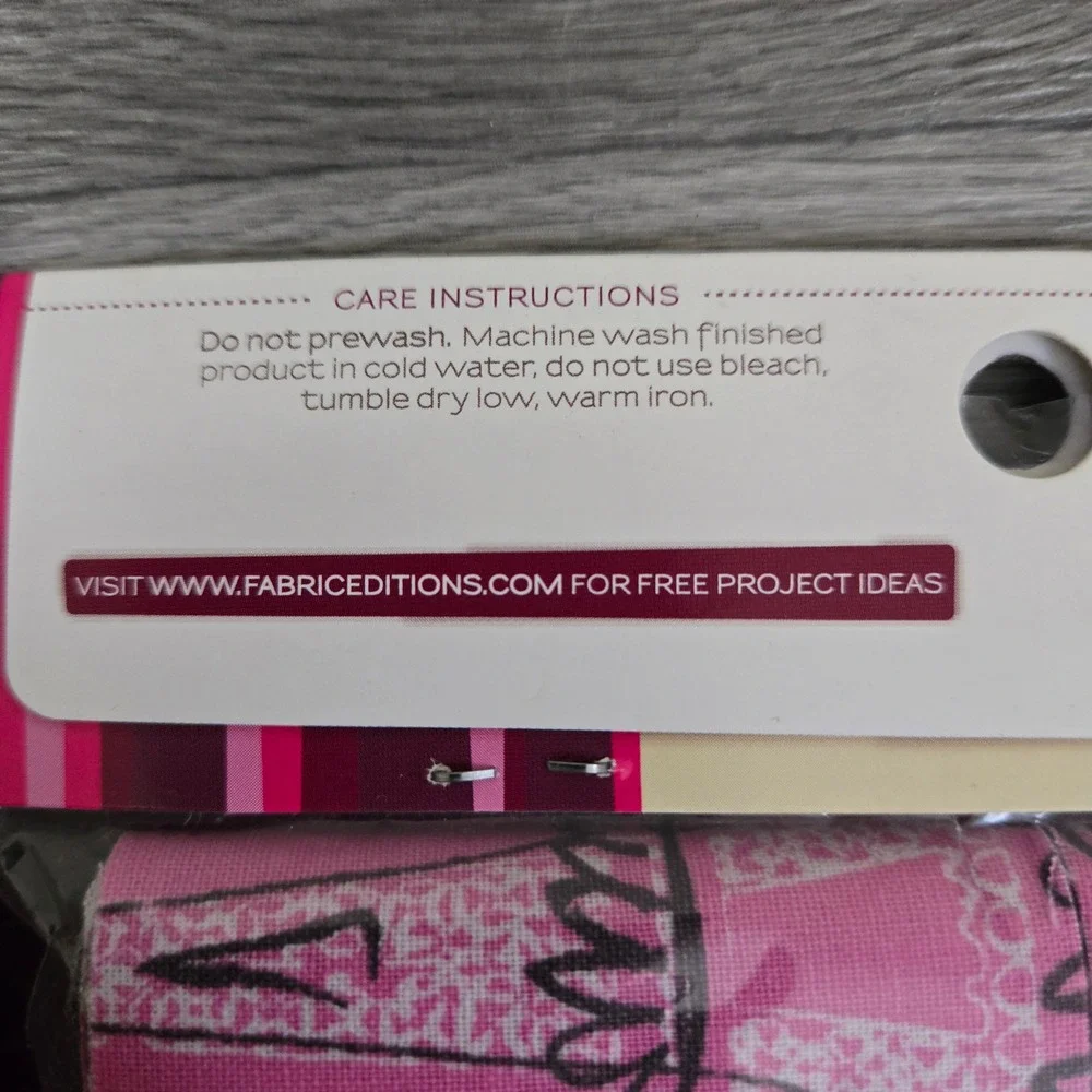 Creative Cuts Pink Paris Strips 2.5x42 28pc Lot Cotton Fabric Jelly Roll Style